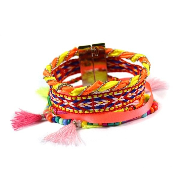 Bracelet indien multirangs avec pompons et à fermoir magnétique