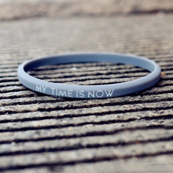 Bracelet message en silicone "My time is now"
