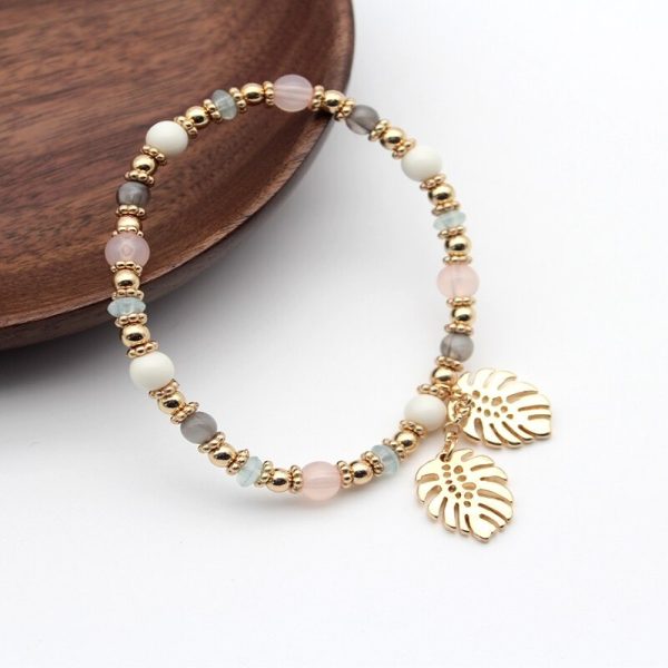 Bracelet élastique avec perles et motif feuille
