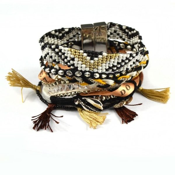 Bracelet indien en cuir multirangs avec perles et pompons