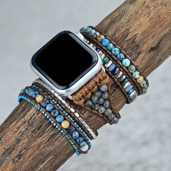 Bracelet Apple Watch style bohème avec perles bleues et fermoir cœur
