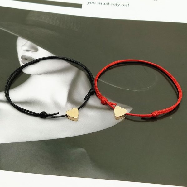 Bracelet de couple, cordons noir et rouge avec pendentif coeur doré