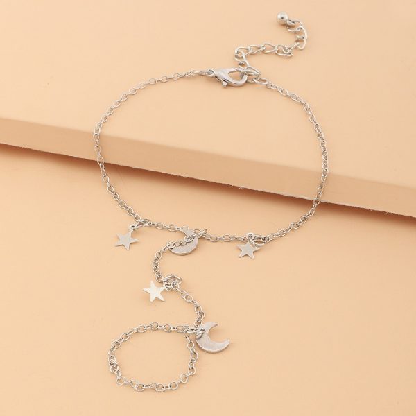 Bracelet bague chaîne fine pendentifs lunes et étoiles