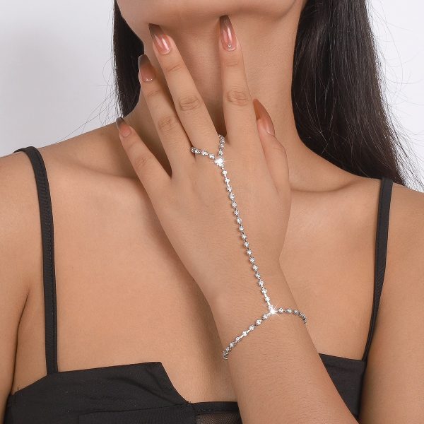 Bracelet chaîne avec lien bague, argenté et cristaux