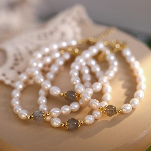 Bracelet pierre de lune et perles d'eau douce blanches chic