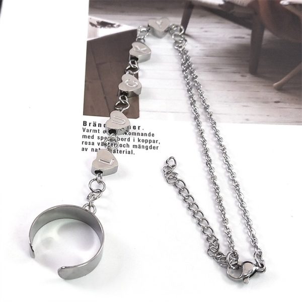 Bracelet chaîne bague porte-bonheur argenté avec lettres et coeurs